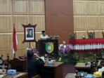 Ketua DPRD Kota Palangka Raya Subandi memimpin Rapat Paripurna DPRD Kota Palangka Raya di ruang Rapat Paripurna DPRD Kota, Selasa (18/8).
