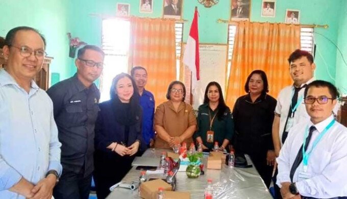Komisi III DPRD Kota Palangka Raya saat meninjau SDN 4 Palangka, Selasa (4/8).