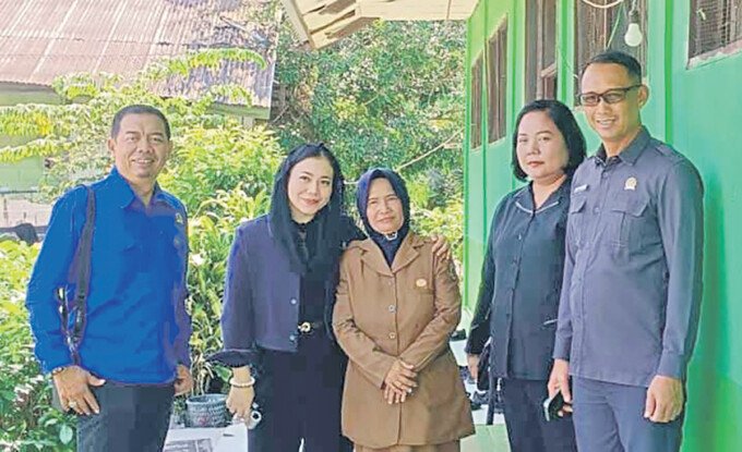 Komisi III DPRD Kota Palangka Raya melakukan kunjungan ke SDN 2 Petuk Katimpun, beberapa waktu lalu. Komisi III DPRD Kota Palangka Raya melakukan kunjungan ke SDN 2 Petuk Katimpun, beberapa waktu lalu.