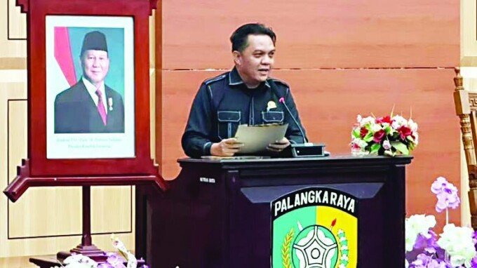 Juru Bicara Dapil III DPRD Kota Palangka Raya Sumadi menyampaikan laporan hasil reses dalam rapat paripurna, Selasa (18/8).