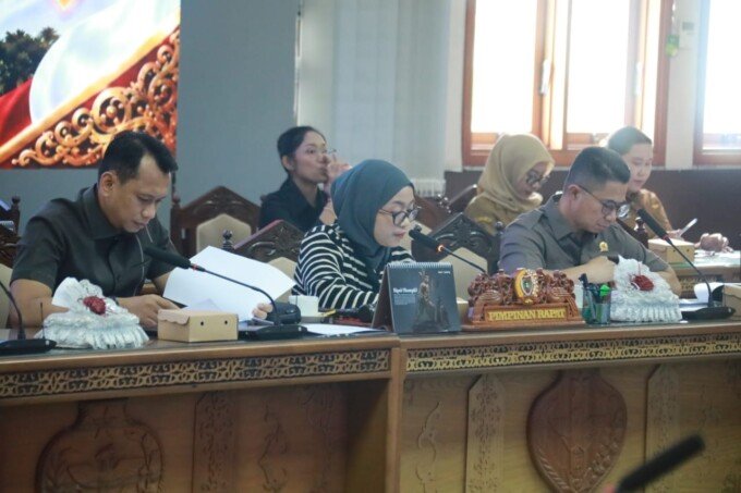 DPRD Provinsi Kalimantan Tengah Wakil Ketua III DPRD Provinsi Kalimantan Tengah, Junaidi, saat menghadiri Rapat Badan Musyawarah (Banmus) bersama Tim Pemerintah Provinsi Kalimantan Tengah, belum lama ini.