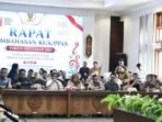 Anggota Banggar DPRD Provinsi Kalimantan Tengah, Ampera AY Mebas, memberikan keterangan terkait kebijakan efi siensi postur APBD 2027 di Palangka Raya, Rabu (12/8). Anggota Banggar DPRD Provinsi Kalimantan Tengah, Ampera AY Mebas, memberikan keterangan terkait kebijakan efi siensi postur APBD 2027 di Palangka Raya, Rabu (12/8).