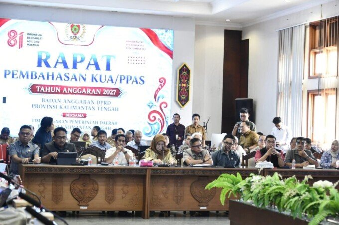 Anggota Banggar DPRD Provinsi Kalimantan Tengah, Ampera AY Mebas, memberikan keterangan terkait kebijakan efi siensi postur APBD 2027 di Palangka Raya, Rabu (12/8). Anggota Banggar DPRD Provinsi Kalimantan Tengah, Ampera AY Mebas, memberikan keterangan terkait kebijakan efi siensi postur APBD 2027 di Palangka Raya, Rabu (12/8).
