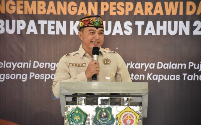 KAPUAS Wakil Bupati Kapuas Dodo membuka Rakerda dan ToT LPPD Kabupaten Kapuas di Aula LPPD, Jumat (31/7).