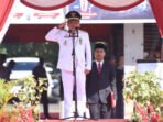 Bupati Kapuas HM Wiyatno SP menjadi Inspektur Upacara HUT ke-81 Kemerdekaan RI di Stadion Panunjung Tarung Kuala Kapuas, Senin (17/8).