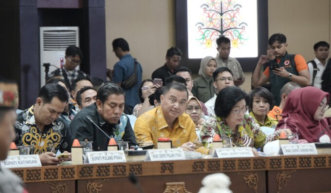 Wakil Bupati Kapuas Dodo mengikuti Rapat Koordinasi BNPB bersama Pemerintah Provinsi Kalimantan Tengah di Aula Jayang Tingang, Kantor Gubernur Kalteng.
