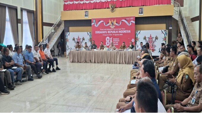 Bupati Kotim H.Halikinnor didampingi Wakil Bupati Irawati, Pj Sekda serta forkopimda saat menghadiri rapat koordinasi penanganan karhutla di Aula Rumah Jabatan Bupati, Senin (24/8/2026). Bupati Kotim H.Halikinnor didampingi Wakil Bupati Irawati, Pj Sekda serta forkopimda saat menghadiri rapat koordinasi penanganan karhutla di Aula Rumah Jabatan Bupati, Senin (24/8/2026).