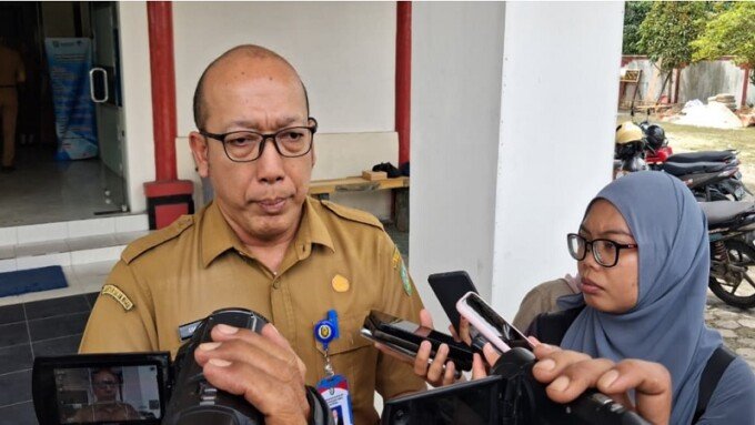 Kepala Diskominfo Kotim, Cok Orda Putra Legawa, saat diwawancarai awak media, Selasa (11/8/2026).