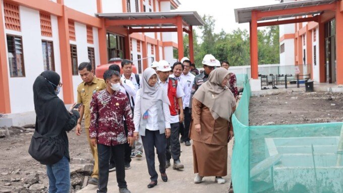 Wakil Bupati Kotim Irawati saat melakukan pendampingan Plt Kepala BPKP Perwakilan Kalteng Hanik Inayatur Rohmah. Untuk meninjau SRT 01 Kotim yang berada di Jalan Wengga Metropolitan, Selasa (11/8/2026). Wakil Bupati Kotim Irawati saat melakukan pendampingan Plt Kepala BPKP Perwakilan Kalteng Hanik Inayatur Rohmah. Untuk meninjau SRT 01 Kotim yang berada di Jalan Wengga Metropolitan, Selasa (11/8/2026).