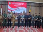 Bupati Kotim H.Halikinnor. Menyerahkan RAPBD perubahan tahun 2026 kepada Ketua DPRD Kotim Rimbun saat rapat paripurna, Selasa (18/8/2026). Bupati Kotim H.Halikinnor. Menyerahkan RAPBD perubahan tahun 2026 kepada Ketua DPRD Kotim Rimbun saat rapat paripurna, Selasa (18/8/2026).