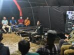 Wali Kota Palangka Raya, Fairid Naparin meninjau posko tambahan penanganan karhutla di wilayah Jekan Raya, Rabu malam (25/8).