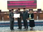 Wakil Bupati Kobar Suyanto hadir mewakili Bupati Kobar Hj Nurhidayah saat menghadiri Rapat Paripurna ke-8 Masa Persidangan I Tahun Sidang 2026/2027 di Gedung DPRD Kobar, Rabu, 23 September 2026. Wakil Bupati Kobar Suyanto hadir mewakili Bupati Kobar Hj Nurhidayah saat menghadiri Rapat Paripurna ke-8 Masa Persidangan I Tahun Sidang 2026/2027 di Gedung DPRD Kobar, Rabu, 23 September 2026.