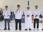 Bupati Barito Utara, H Shalahuddin ST MT memberikan sambutan pada gelaran Operasi Pasar Murah di Desa Liju, Kecamatan Teweh Timur, Jumat (18/9). Bupati Barito Utara, H Shalahuddin ST MT memberikan sambutan pada gelaran Operasi Pasar Murah di Desa Liju, Kecamatan Teweh Timur, Jumat (18/9).