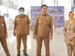 Bupati Barito Utara, H Shalahuddin ST MT (dua dari kanan) bersama Wakil Bupati, Felix Sonadie Y Tingan AMd, danSekda , Drs Muhlis melakukan inspeksi mendadak guna memantau progres renovasi RSUD Muara Teweh, Selasa (15/9).