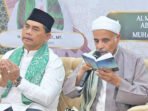 Bupati Barito Utara, H Shalahuddin ST MT bersama ulama asal Hadramaut, Al Munshib Al Habib Abd Rahman bin Muhammad As Segaf, menggelar peringatan Maulid Nabi Muhammad SAW. 1448 Hijriah, di Rumah Jabatan Bupati, Jumat (18/9) malam. Bupati Barito Utara, H Shalahuddin ST MT bersama ulama asal Hadramaut, Al Munshib Al Habib Abd Rahman bin Muhammad As Segaf, menggelar peringatan Maulid Nabi Muhammad SAW. 1448 Hijriah, di Rumah Jabatan Bupati, Jumat (18/9) malam.