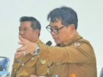 Bupati Barito Utara, H Shalahuddin ST MT, memimpin Rapat Koordinasi Penanganan Kebakaran Hutan dan Lahan, di wilayah Kecamatan Teweh Selatan, Selasa (15/9).
