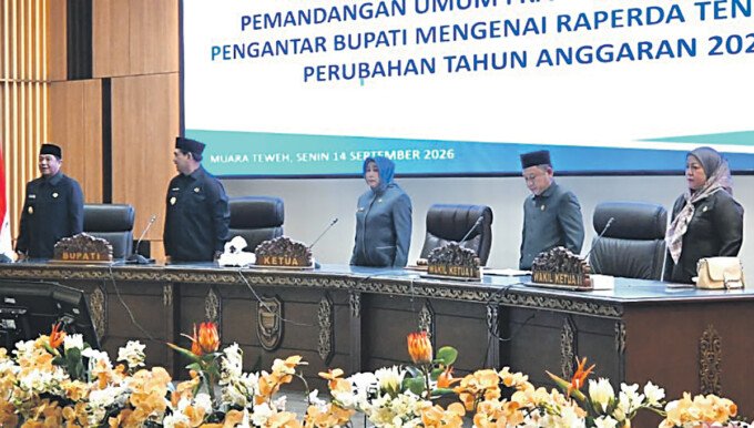 DPRD Kabupaten Barito Utara bersama pemerintah daerah setempat menggelar Rapat Paripurna III membahas Rancangan Peraturan Daerah tentang APBD Perubahan 2026, di Gedung DPRD setempat, Senin (14/9).