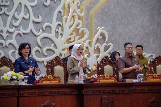 Wakil Ketua I DPRD Provinsi Kalimantan Tengah, Riska Agustin, mendesak pemerintah provinsi untuk memaksimalkan Pendapatan Asli Daerah (PAD) usai Rapat Paripurna pembahasan RAPBD 2027, Selasa (15/9).