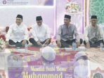 Ketua DPRD Kota Palangka Raya, Subandi (dua dari kiri), bersama Wakil Wali Kota, Achmad Zaini, menghadiri Maulid Nabi Muhammad SAW 1448 H, di Masjid Kubah Kecubung Darurrahmah, Sabtu (12/9). Ketua DPRD Kota Palangka Raya, Subandi (dua dari kiri), bersama Wakil Wali Kota, Achmad Zaini, menghadiri Maulid Nabi Muhammad SAW 1448 H, di Masjid Kubah Kecubung Darurrahmah, Sabtu (12/9).