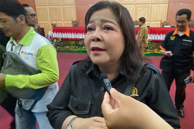 Nenie Adriati Lambung, Wakil Ketua II DPRD Kota Palangka Raya