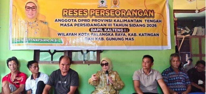 Ketua Komisi II DPRD Provinsi Kalimantan Tengah, Siti Nafsiah, saat melaksanakan reses perseorangan guna menyerap langsung aspirasi warga di wilayah Dapil I Kalteng, belum lama ini.