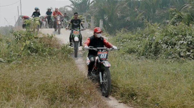Bupati Kapuas HM Wiyatno bersama Wabup Dodo dan Sekda Usis I Sangkai meninjau kondisi infrastruktur di Kelurahan Murung Keramat dan Panamas, Kecamatan Selat.