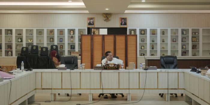 Bupati Kapuas HM Wiyatno memimpin rapat koordinasi evaluasi dan percepatan konstruksi cetak sawah 2026 di Ruang Rapat Rujab Bupati Kapuas, Jumat (18/9). Bupati Kapuas HM Wiyatno memimpin rapat koordinasi evaluasi dan percepatan konstruksi cetak sawah 2026 di Ruang Rapat Rujab Bupati Kapuas, Jumat (18/9).