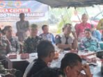 Sekda Kapuas Dr Usis I Sangkai mempinpin rapat di Posko Induk Karhutla, Kamis (24/9). Sekda Kapuas Dr Usis I Sangkai mempinpin rapat di Posko Induk Karhutla, Kamis (24/9).
