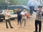 Wali Kota Palangka Raya Fairid Naparin didampingi wawali saat meninjau lokasi karhutla, belum lama ini.
