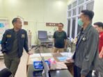 Kepala Dinas Kesehatan Kota Palangka Raya Riduan mendampingi Wali Kota Palangka Raya Fairid Naparin saat meninjau layanan puskesmas, baru- baru ini.