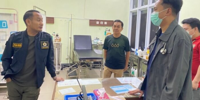 Kepala Dinas Kesehatan Kota Palangka Raya Riduan mendampingi Wali Kota Palangka Raya Fairid Naparin saat meninjau layanan puskesmas, baru- baru ini. Kepala Dinas Kesehatan Kota Palangka Raya Riduan mendampingi Wali Kota Palangka Raya Fairid Naparin saat meninjau layanan puskesmas, baru- baru ini.
