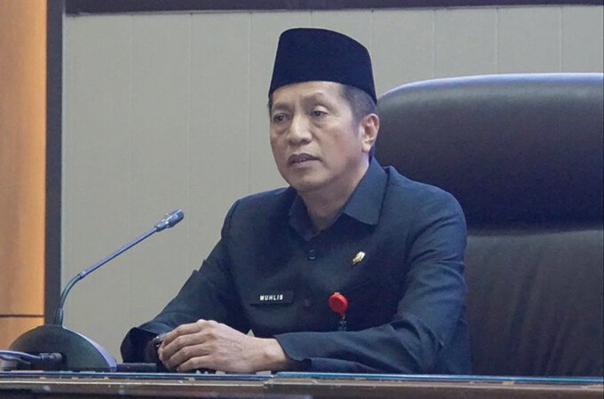 Drs Muhlis, Sekda Barito Utara