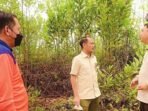 Wali Kota Palangka Raya Fairid Naparin bersama jajaran Organisasi Perangkat Daerah meninjau posko Kebakaran Hutan dan Lahan (Karhutla) di Kilometer 21 Jalan Tjilik Riwut Palangka Raya, Minggu (20/9). Wali Kota Palangka Raya Fairid Naparin bersama jajaran Organisasi Perangkat Daerah meninjau posko Kebakaran Hutan dan Lahan (Karhutla) di Kilometer 21 Jalan Tjilik Riwut Palangka Raya, Minggu (20/9).