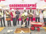 Bupati Barito Utara, H Shalahuddin ST MT (tengah) didampingi Wakil Bupati Felix Sonadie Y Tingan AMd, Sekretaris Daerah Drs Muhlis, dan jajaran Forkopimda melakukan peletakan batu pertama (groundbreaking) pembangunan Jembatan Lahei di Desa Lahei II, Kecamatan Lahei, Kamis (8/10). Bupati Barito Utara, H Shalahuddin ST MT (tengah) didampingi Wakil Bupati Felix Sonadie Y Tingan AMd, Sekretaris Daerah Drs Muhlis, dan jajaran Forkopimda melakukan peletakan batu pertama (groundbreaking) pembangunan Jembatan Lahei di Desa Lahei II, Kecamatan Lahei, Kamis (8/10).