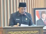 Wakil Bupati Barito Utara, Felix Sonadie Y Tingan membacakan pidato Jawaban Pemerintah atas Pemandangan Umum Fraksi-Fraksi DPRD, terkait Raperda APBD 2027 dalam Rapat Paripurna III Masa Sidang I, Rabu (30/9). Wakil Bupati Barito Utara, Felix Sonadie Y Tingan membacakan pidato Jawaban Pemerintah atas Pemandangan Umum Fraksi-Fraksi DPRD, terkait Raperda APBD 2027 dalam Rapat Paripurna III Masa Sidang I, Rabu (30/9).