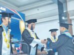 Bupati Barito Utara, H Shalahuddin ST MT menjadi Senat Kehormatan pada prosesi Wisuda Ke-XII Politeknik Muara Teweh Tahun Akademik 2025–2026, di Aula Gedung Balai Antang, Muara Teweh, Rabu (21/10).