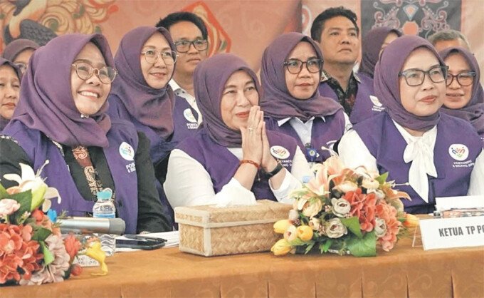 Ketua Tim Pembina Posyandu Kabupaten Barito Utara, Hj Maya Savitri Shalahuddin, memimpin pemaparan Tim Pembina Posyandu dari Aula Rumah Jabatan Bupati, Rabu (28/10).