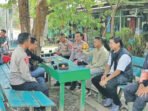 Anggota DPRD Kabupaten Barito Utara Dapil IV sekaligus Sekretaris Komisi II, Ardianto (tiga dari kanan) memantau kondisi eks lokasi karhutla menggunakan drone bersama Tim Gabungan Pencegahan Karhutla di wilayah Kecamatan Teweh Selatan, Kamis (29/10). Anggota DPRD Kabupaten Barito Utara Dapil IV sekaligus Sekretaris Komisi II, Ardianto (tiga dari kanan) memantau kondisi eks lokasi karhutla menggunakan drone bersama Tim Gabungan Pencegahan Karhutla di wilayah Kecamatan Teweh Selatan, Kamis (29/10).