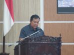 Juru bicara Fraksi PDIP Agustinus Gerung menyampaikan pandangan umum fraksi saat rapat paripurna.