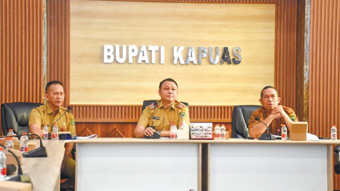 Sekda Kapuas Dr Usis I Sangkai bersama dinas terkait bahas tentang keputusan akhir hasil pendataan rusus dan verifikasi penghuni rumah khusus yang berada di Handel Bere.