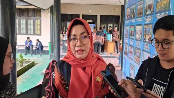 Wakil Bupati Kotim Irawati, saat diwawancarai awak media belum lama ini.