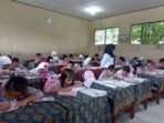 Para siswa di salah satu Sekolah Dasar di Kota Palangka Raya saat melangsungkan Pembelajaran tatap muka, beberapa waktu lalu. Para siswa di salah satu Sekolah Dasar di Kota Palangka Raya saat melangsungkan Pembelajaran tatap muka, beberapa waktu lalu.