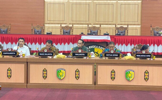 Pemerintah Kota Palangka Raya gelar musyawarah terbuka penggunaan dana bantuan presiden untuk Karhutla, Minggu malam (25/10).